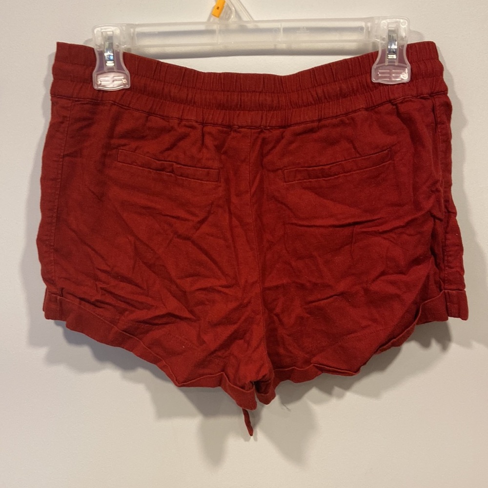 Red shorts - Picture 4 of 4